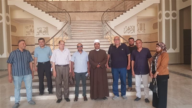 لجنة من قطاع المعاهد