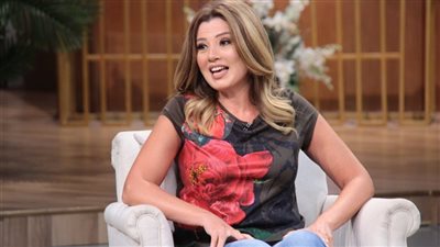 رانيا فريد شوقي عن تريندات السوشيال ميديا: «كل حاجة بتيجي بالفلوس»|فيديو 