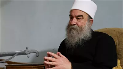 زعيم الدروز في قلب معركة السويداء.. الهجري يرفض التفاهم مع دمشق