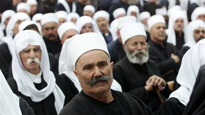 الرئيس الروحي لطائفة الدروز يطالب بفتح الطرق مع مناطق شمال شرق سوريا