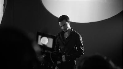 أحمد غزي سفير لعطرإمبوريو “Stronger With You” من أرماني بجانب نيكولاس جاليتزين