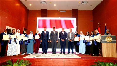 محافظ السويس يكرم أوائل الدبلومات الفنية على مستوى الجمهورية