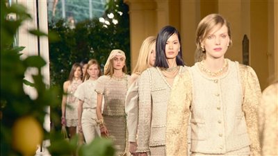 بعد سبع سنوات.. شانيل تعود إلي عروض أزياء نيويورك 