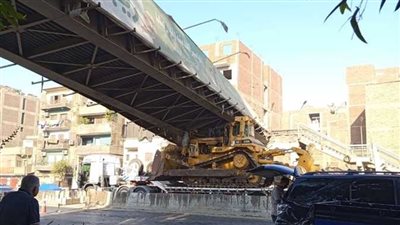 ضربة باللودر.. التحفظ علي سائق السيارة المتسببة في حادث كوبري طوخ 