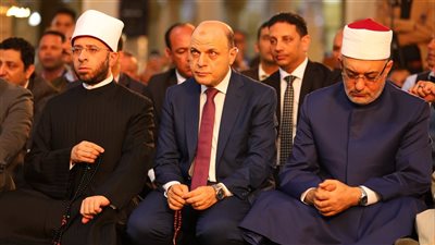 بعد افتتاحه.. وزير الأوقاف والمفتي يؤديان صلاة الجمعة بمسجد الدسوقي بكفر الشيخ