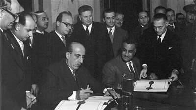 ما هي الرسالة التي وجهها القوتلي لعبد الناصر بعد إعلان الوحدة بين مصر وسوريا؟