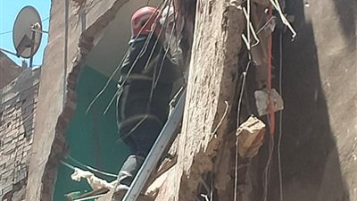 محافظ القاهرة يتابع جهود الحماية المدنية في حادث انهيار عقار الساحل