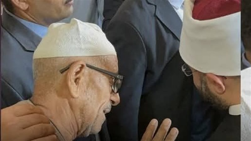وزير الأوقاف وأحد
