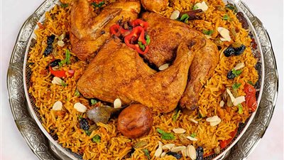 كبسة الدجاج طبق سعودي أصيل يغزو موائد العرب بنكهات شهية وطريقة سهلة