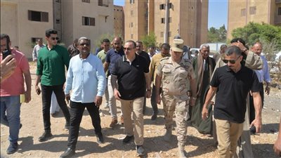 قرارات حاسمة لتطوير الإسكان.. محافظ أسيوط يجري جولة ميدانية بقرية عرب الكلابات