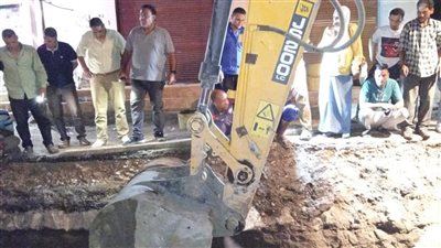 عودة المياه لطبيعتها في قرية زناره بتلا المنوفية بعد إصلاح الكسر 