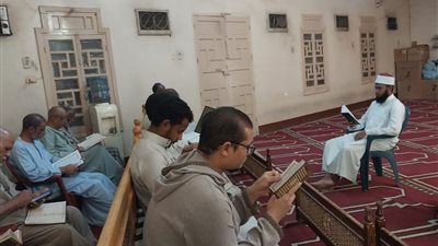 مقارئ الجمهور بأسوان.. حضور لافت ومجالس قرآنية تزدهر برواد المساجد