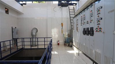 لخدمة 30 ألف مواطن.. محافظ المنيا يتفقد محطة رفع صرف صحي بردنوها بمطاي 