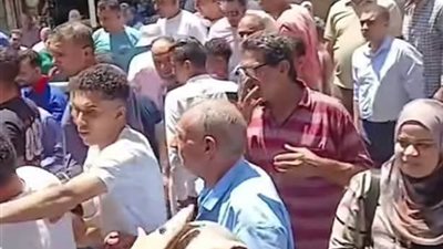 بسبب لافتات الانتخابات.. إصابة شخصين إثر سقوط أعمدة الكهرباء بالبحيرة