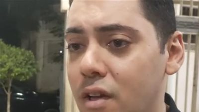 بوجه حزين.. نجل ضياء عز الدين: لا يوجد أصعب من فراق الأب 