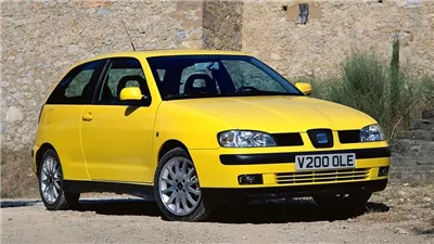 الحكومة: وقف استيراد سيارات كهربائية من الصين بسبب الشواحن