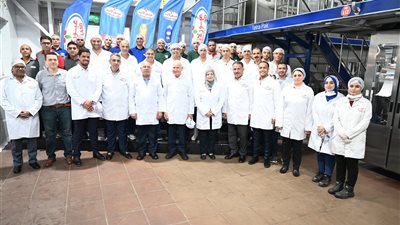  كامل الوزير يتفقد 3 مصانع متخصصة بالصناعات الغذائية ومواد البناء بالعبور