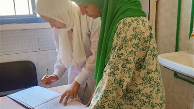 فريق من إدارة مكافحة الأمراض المعدية يتفقد عيادات عقر الحيوان بالسويس