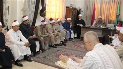 أوقاف الفيوم تبحث تطوير الأداء الدعوي وتعزيز الانضباط في اجتماع موسع بالإدارات