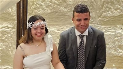 قصة حب تتحدى التنمر .. مفيدة شيحة تعلق على خطوبة «سما رامي» | فيديو 