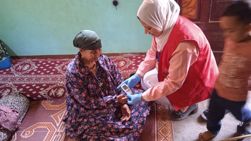 جانب من حملة 100