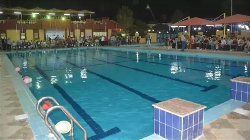 حمام سباحة