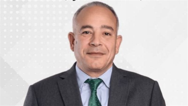 الدكتور أحمد درويش