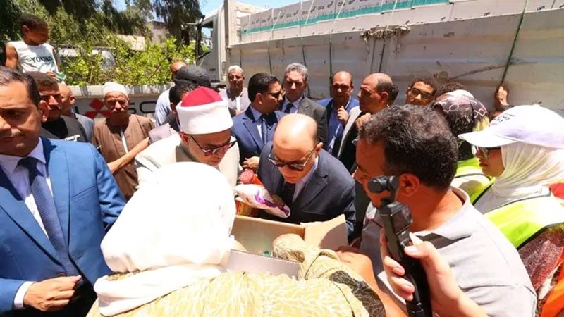 أثناء توزيع المواد