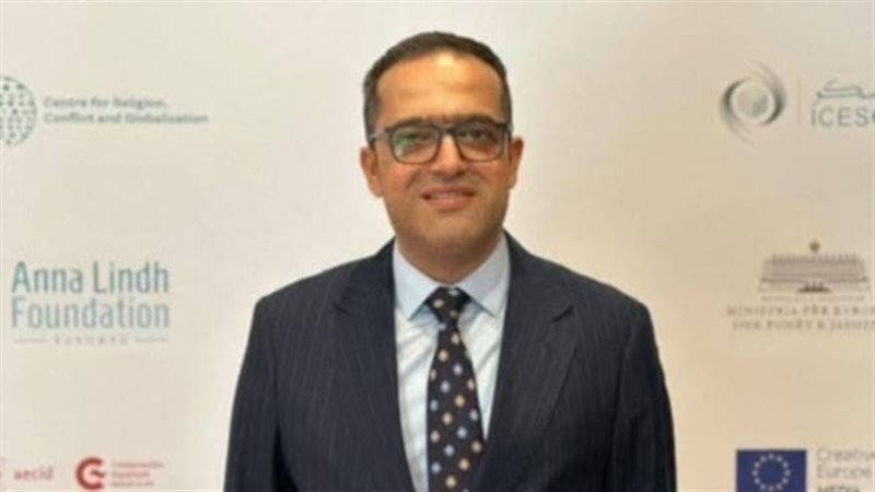 الدكتور مصطفى عباس