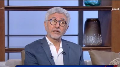 متى يتحول الخيال إلى سجن؟ .. نبيل القط يُحذر من الإفراط في أحلام اليقظة| فيديو