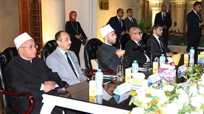 في رحاب العلي العظيم .. «الأوقاف » توزع جهاز 300 عروس | صور