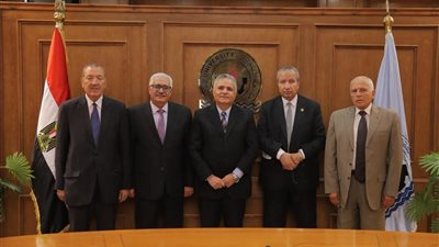 جامعة السويس: لقاءات مكثفة لاختيار عميد كلية الآداب