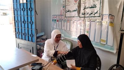 فحص 1404 مواطن خلال القافلة الطبية المجانية بقرية الزهراء بكفرالشيخ 