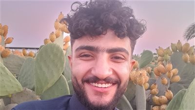 من أشواك الليل إلى أكواد الذكاء.. محمد صيام يُنقّب عن المستقبل بين حبات التين 