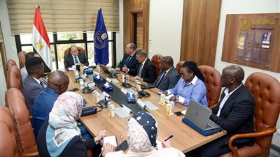 إنشاء مصنع دواء مشترك بين مصر وزامبيا لتعزيز صناعة الدواء بالقارة السمراء