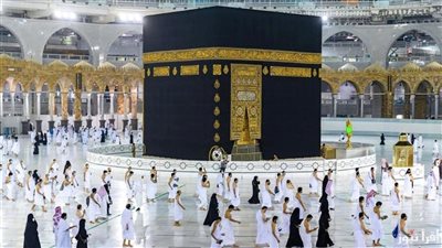 ما حكم سفر المرأة للعمرة مع ابن زوجها؟.. الإفتاء توضح