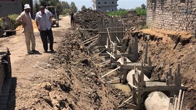 محافظ كفرالشيخ يتابع أعمال تغطية مصرف مدخل عزبة أبوالجدايل تمهيدًا لرصف الطريق