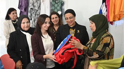 محافظ البحيرة ورئيس القومي للمرأة تتفقدان مشغل البحراوية  بزاوية صقر