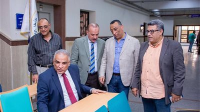 «محمد حسين» يتفقد تجهيزات الجامعة الأهلية تمهيدًا لانطلاق الدراسة بـ7 كليات