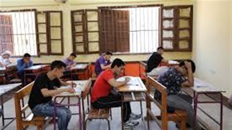 طلاب الدبلومات الفنية