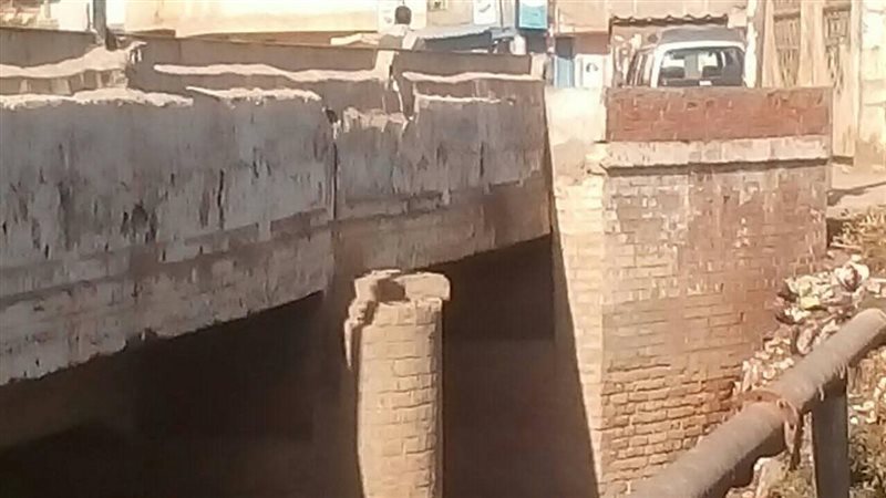 صورة الكوبري المتهالك