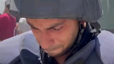 دموع أنس الشريف تثير تضامن مستخدمي مواقع التواصل الاجتماعي