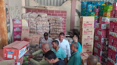 حملة مكثفة بطهطا تضبط كميات كبيرة من المواد الغذائية المنتهية الصلاحية