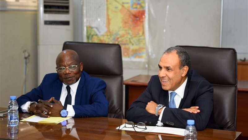 وزير الخارجية والهجرة