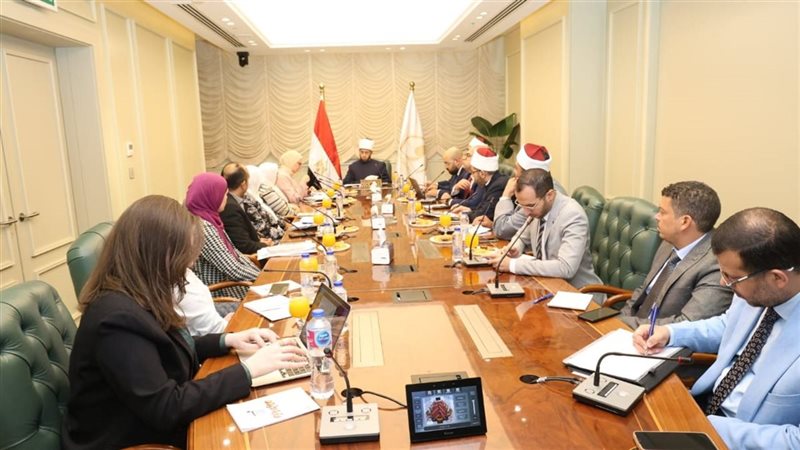 وزير الأوقاف يستقبل
