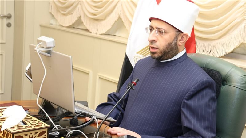 وزير الأوقاف يواصل