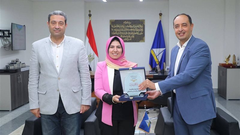 محافظ دمياط ومدير