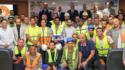 وزير العمل ومحافظ مرسى مطروح يفتتحان ندوة تثقيفية للتوعية بمواد قانون العمل