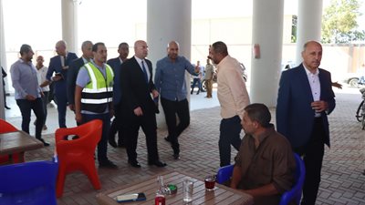محافظ بني سويف يتفقد انتظام الخدمة في مجمع المواقف الجديد 