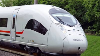 بدء إجراءات شحن أول قطار كهربائي سريع مصري «فيلارو» من ألمانيا 